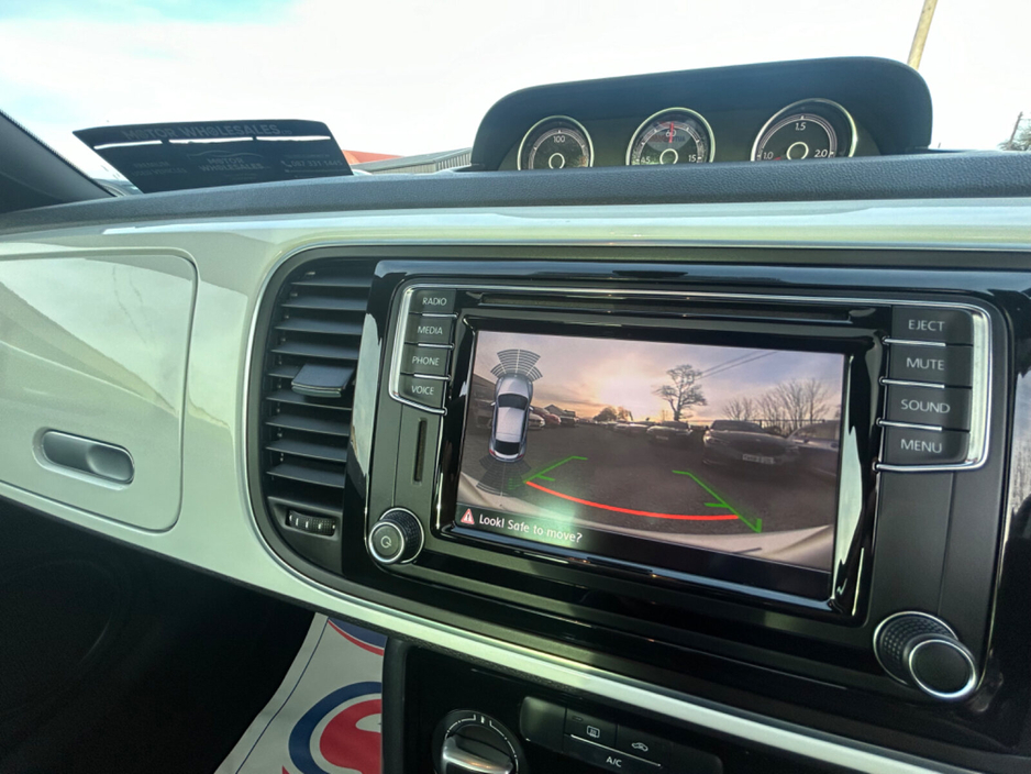 2017 Volkswagen Beetle - image 21