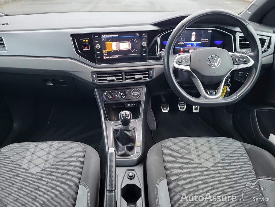 2022 Volkswagen Taigo - image 3