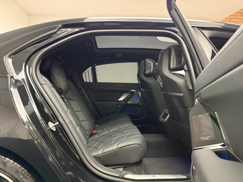 2024 BMW 7 Series 750E M SPORT XDRIVE SAPPHIRE BLACK €94,990