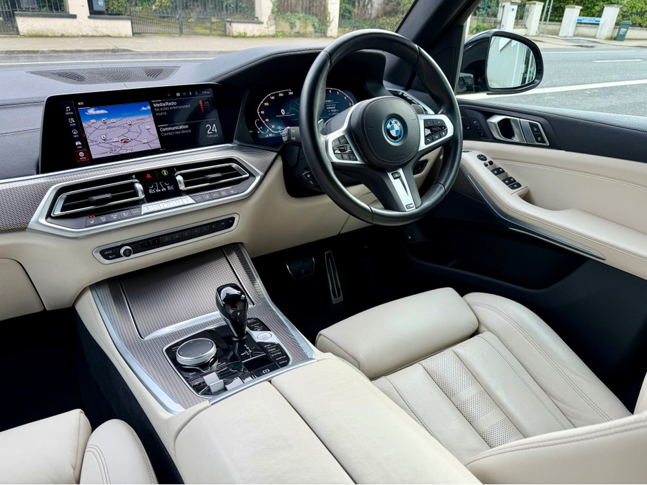 2022 BMW X5 - image 18