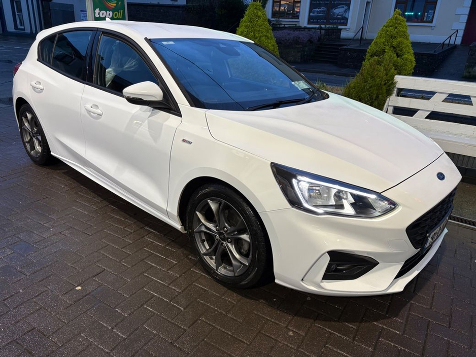 2019 Ford Focus - image 3