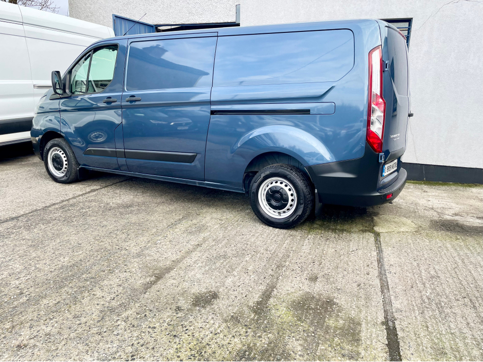 2023 Ford Transit Custom - image 28