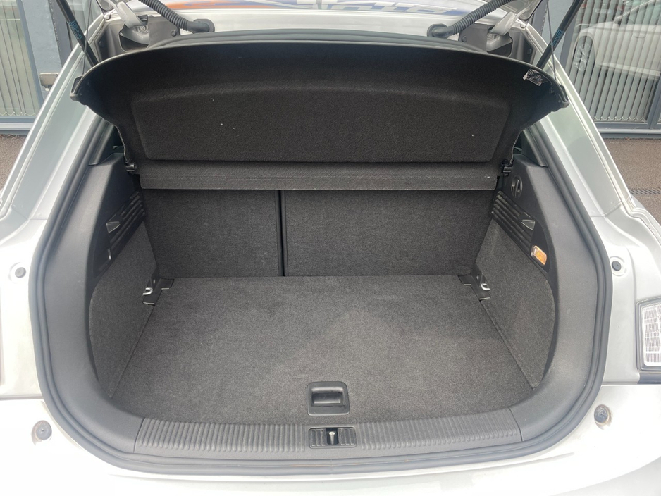 2011 Audi A1 - image 6