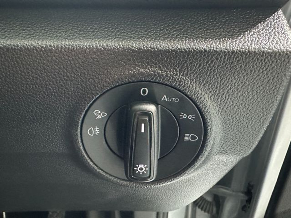 2025 Volkswagen T-Roc - image 22