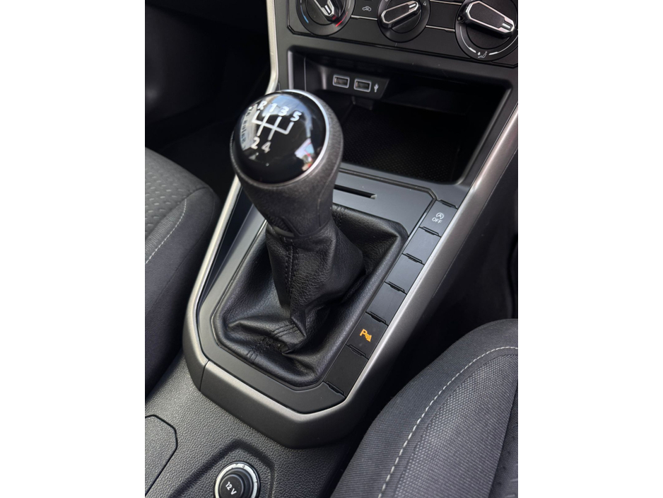 2018 Volkswagen Polo - image 11