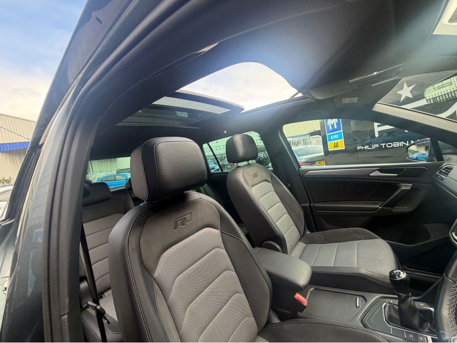 2018 Volkswagen Tiguan - image 26