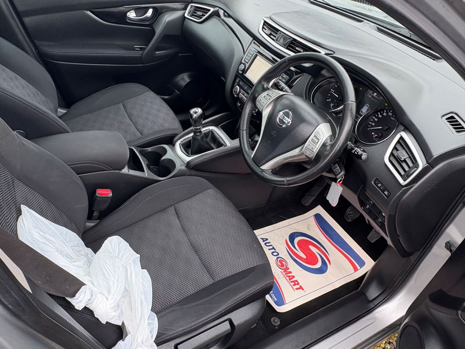 2017 Nissan Qashqai - image 3