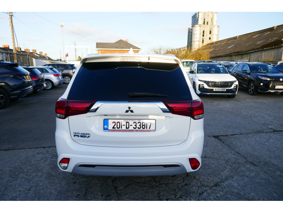 2020 Mitsubishi Outlander - image 8