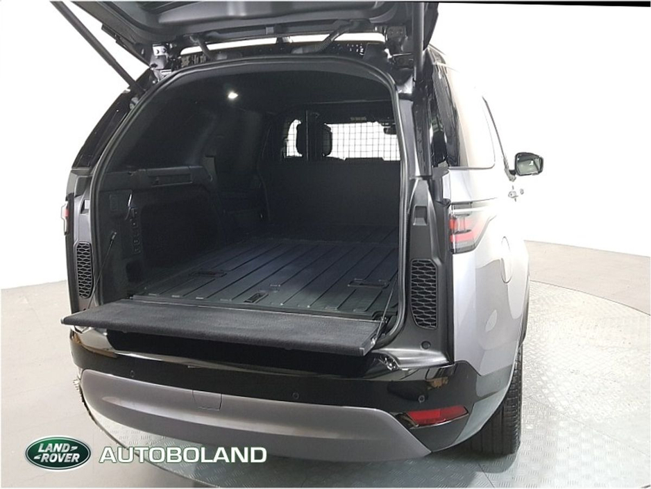 2023 Land Rover Discovery - image 14