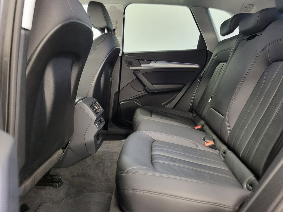 2025 Audi Q5 - image 11