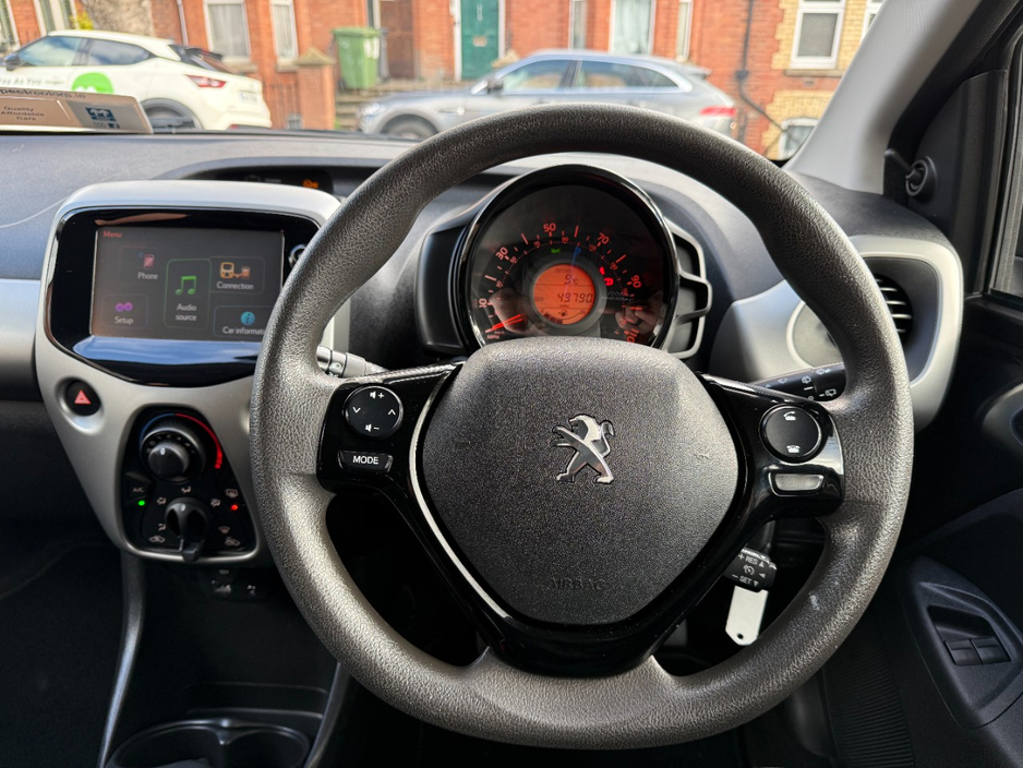 2017 Peugeot 108 - image 16