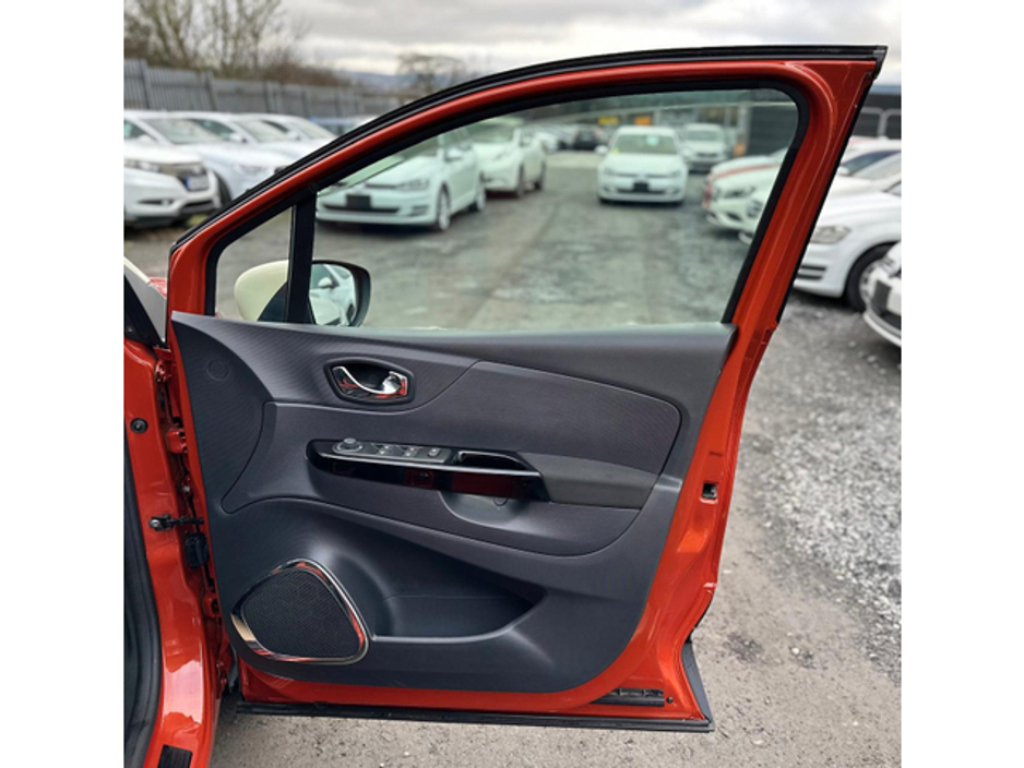 2016 Renault Captur 1.2 Automatic Petrol - 6 Month Warranty (9691) €11,995