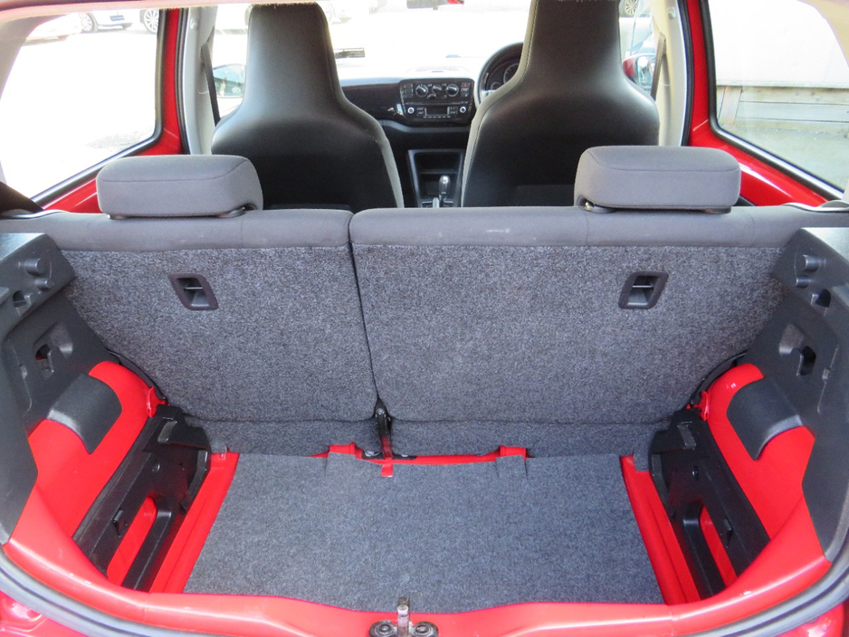 2014 Volkswagen up! - image 11