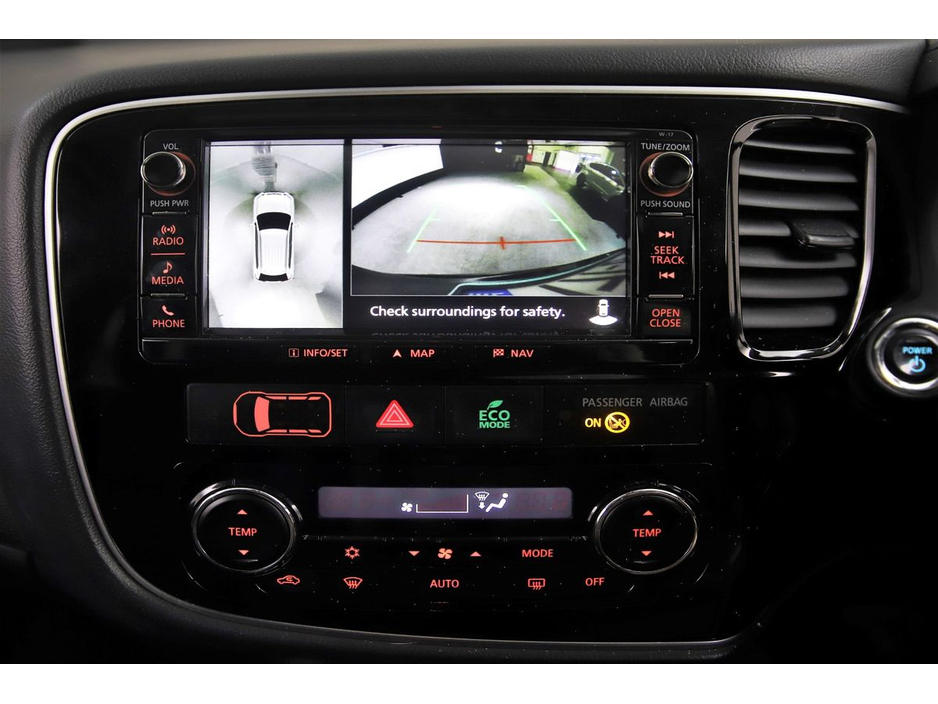 2017 Mitsubishi Outlander - image 20