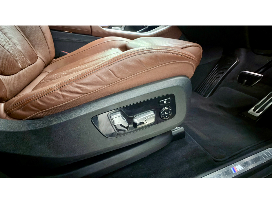 2019 BMW X5 - image 13