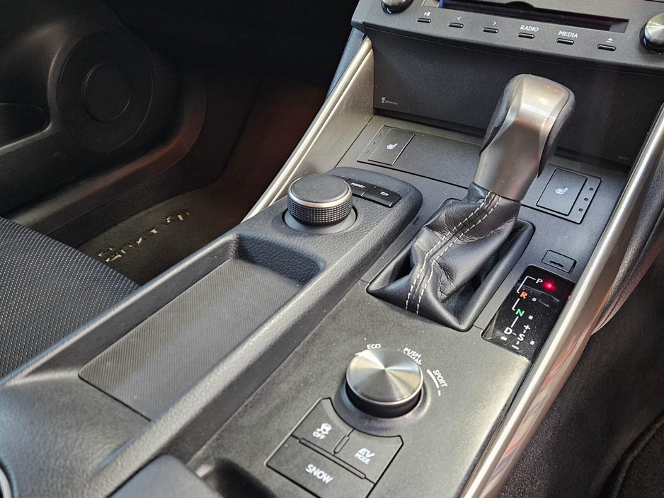 2015 Lexus IS 300 h 300h Executive