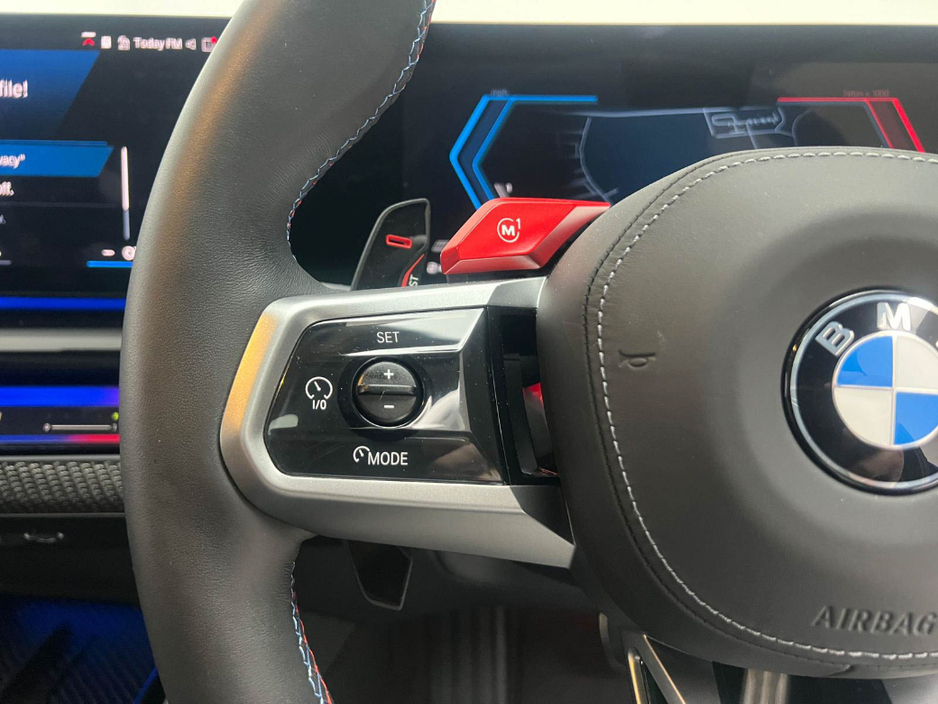 2025 BMW M5 - image 18