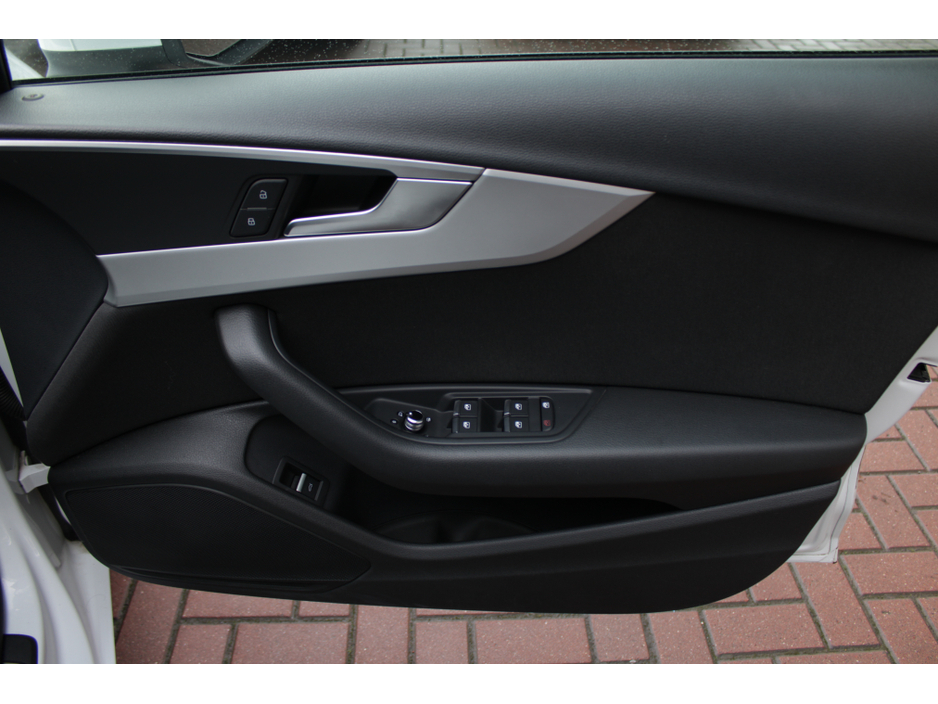 2017 Audi A4 2017 AUDI A4 QUATTRO €25,950