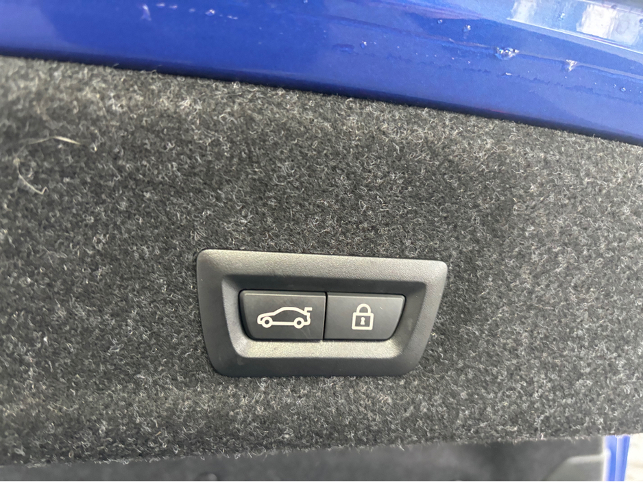 2020 BMW 3 Series - image 15