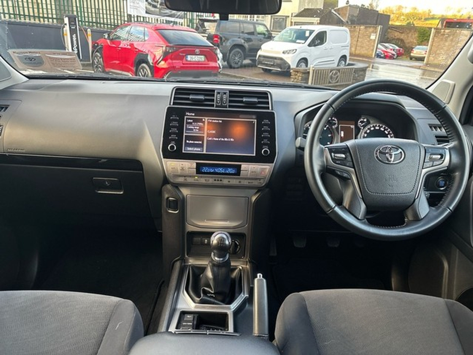 2023 Toyota Landcruiser - image 8