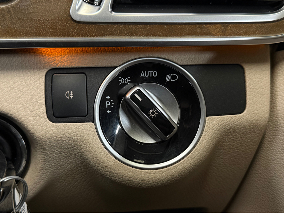 2015 Mercedes-Benz E Class - image 16