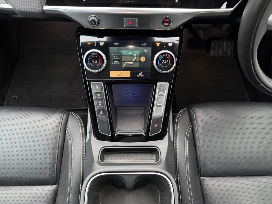 2024 Jaguar I-Pace R-DYNAMIC EV400 BLACK EDITION//IMMACULATE THROUGHOUT//PANORAMIC ROOF//SIMI AND AA DEALER €41,950