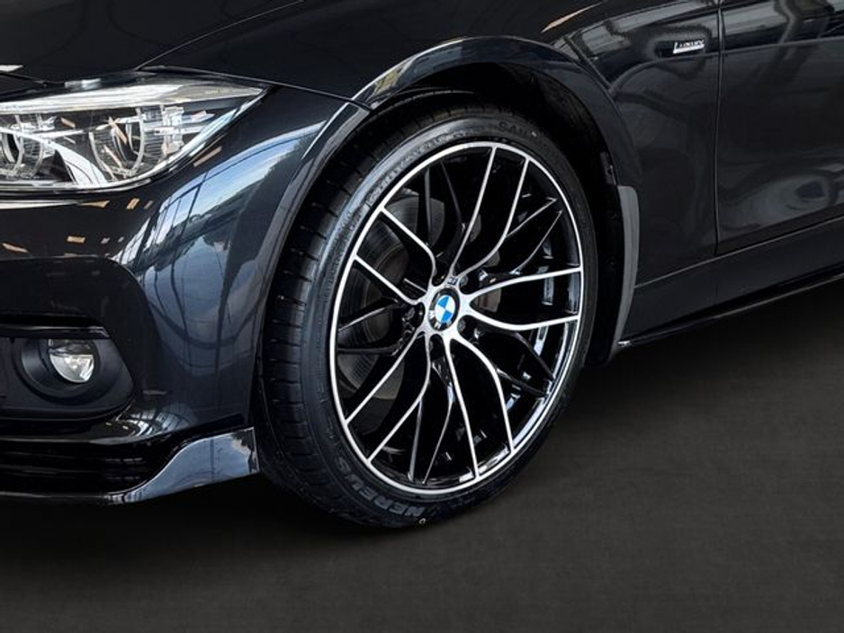 2016 BMW 3 Series - image 10