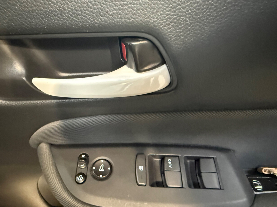 2020 Honda Jazz - image 21