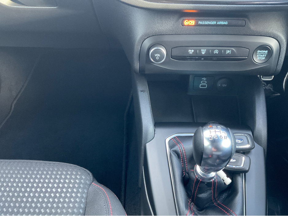 2024 Ford Focus 1.0L ECO ST-LINE 125PS M €26,500