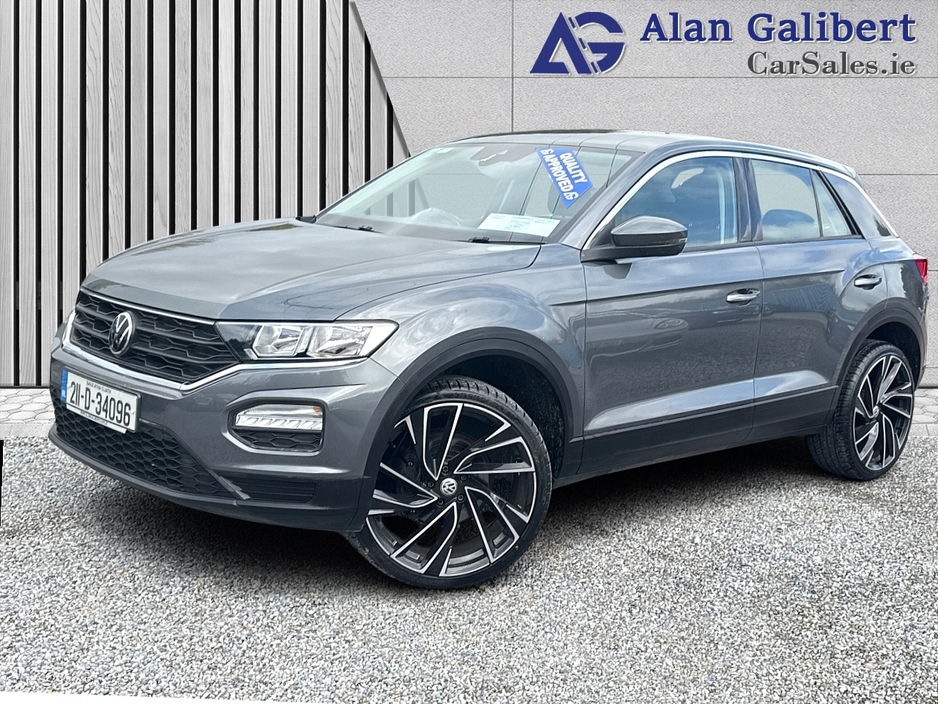 2021 Volkswagen T-Roc - image 7