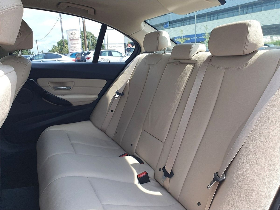 2017 BMW 3 Series 318d SE Saloon €21,995