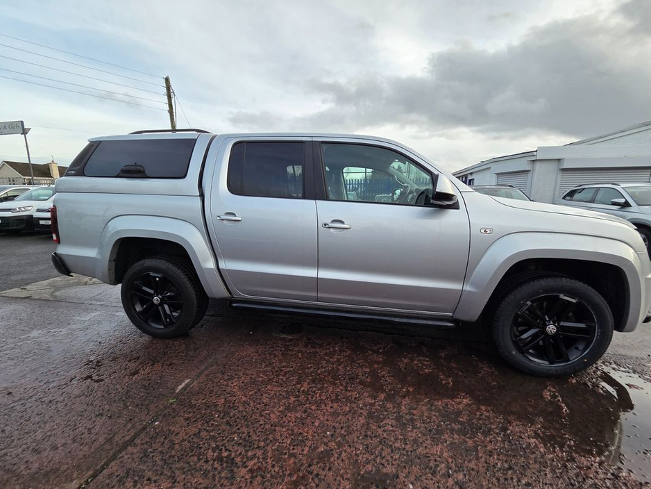 2017 Volkswagen Amarok - image 9