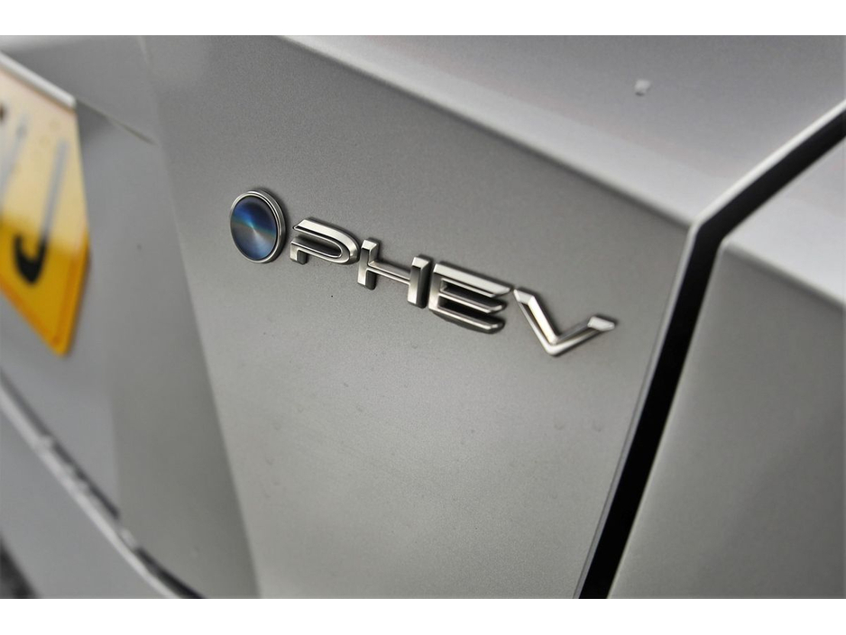 2024 Toyota C-HR - image 28