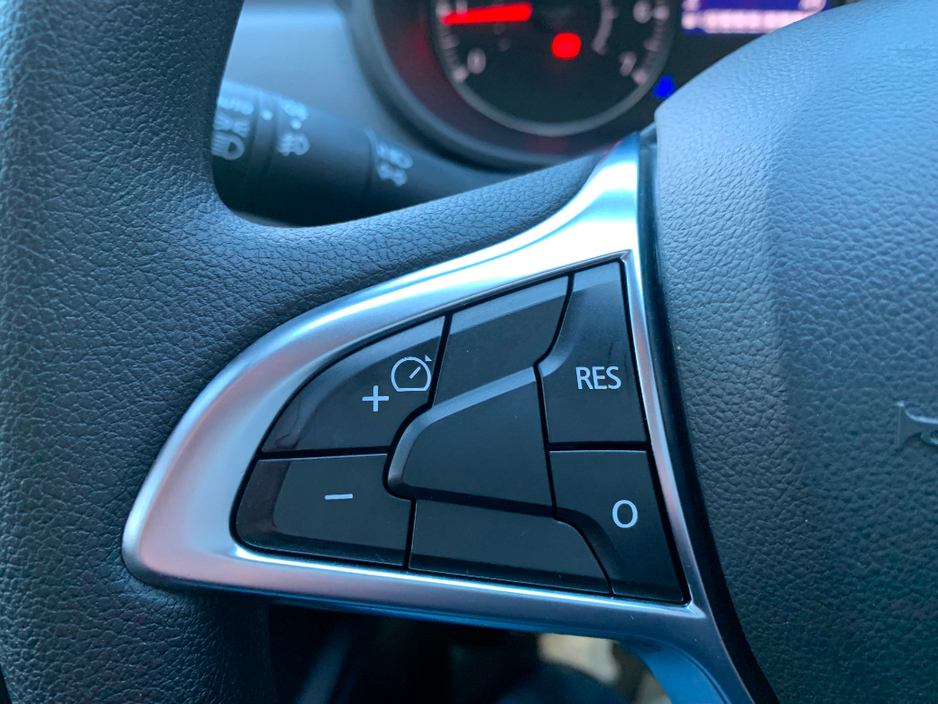 2019 Dacia Duster - image 20