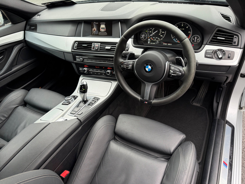 2016 BMW 5 Series - image 12