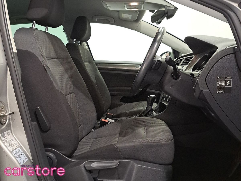 2017 Volkswagen Golf - image 12