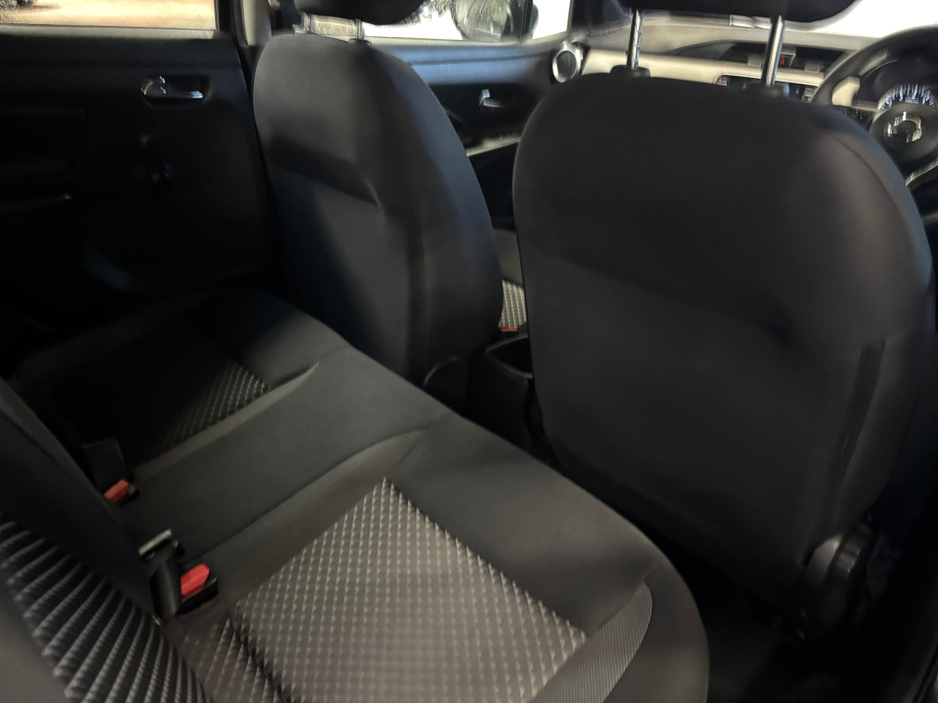 2022 Nissan Micra - image 11