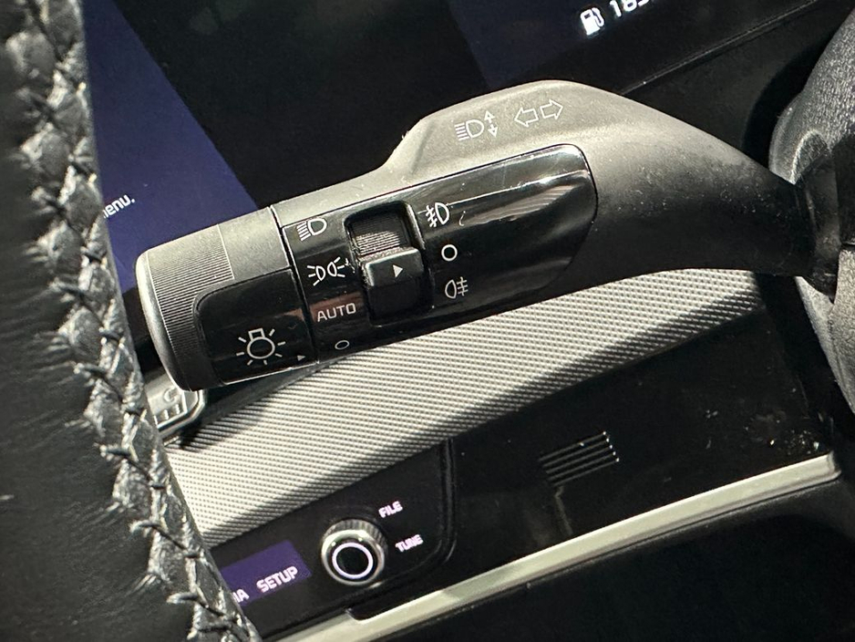 2023 Kia Sportage - image 17