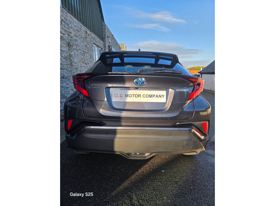 2023 Toyota C-HR 1.8 HYBRID SOL €25,450