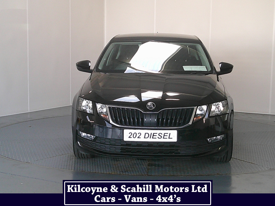 2020 Skoda Octavia - image 2