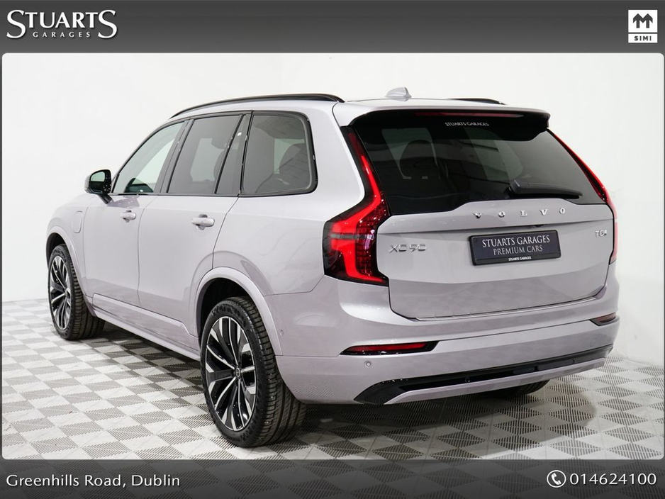 2025 Volvo XC90 - image 2