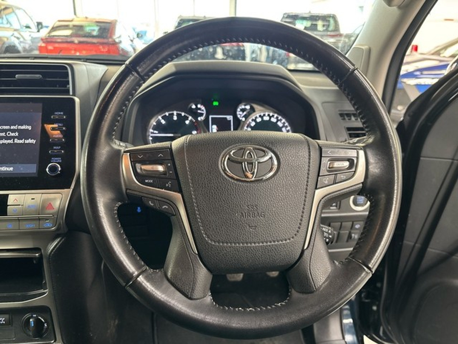 2023 Toyota Landcruiser - image 9