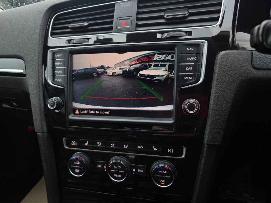 2016 Volkswagen Golf LEATHER TAN LEATHER SEATS 1.4 TSI HEATED ELECTRIC SEATS - NAVIGATION * REVERSING CAMERA * SIMI DEALER - €15,950