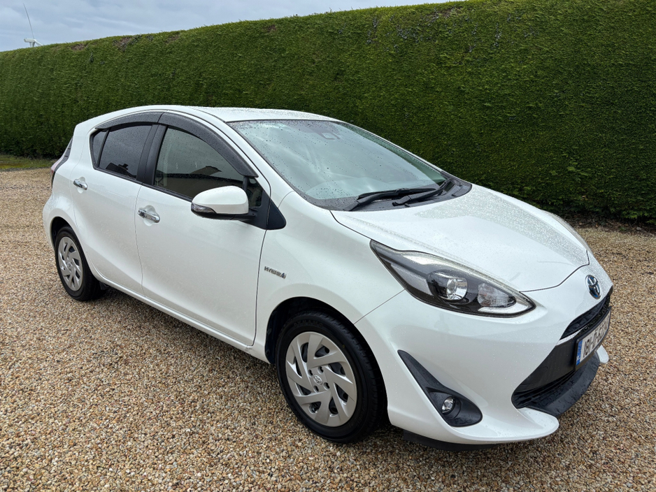 2018 Toyota Aqua - image 4