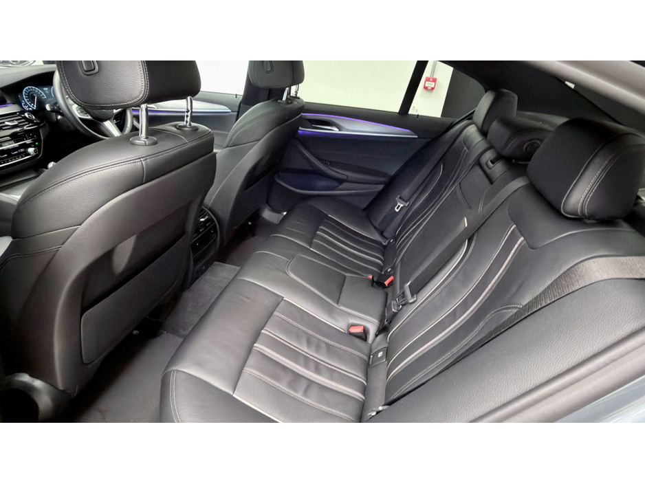 2019 BMW 5 Series - image 14