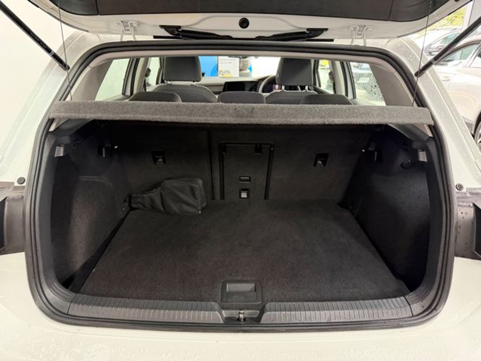 2023 Volkswagen Golf Life 1.0 TSI Mhev 110HP 5 €26,777