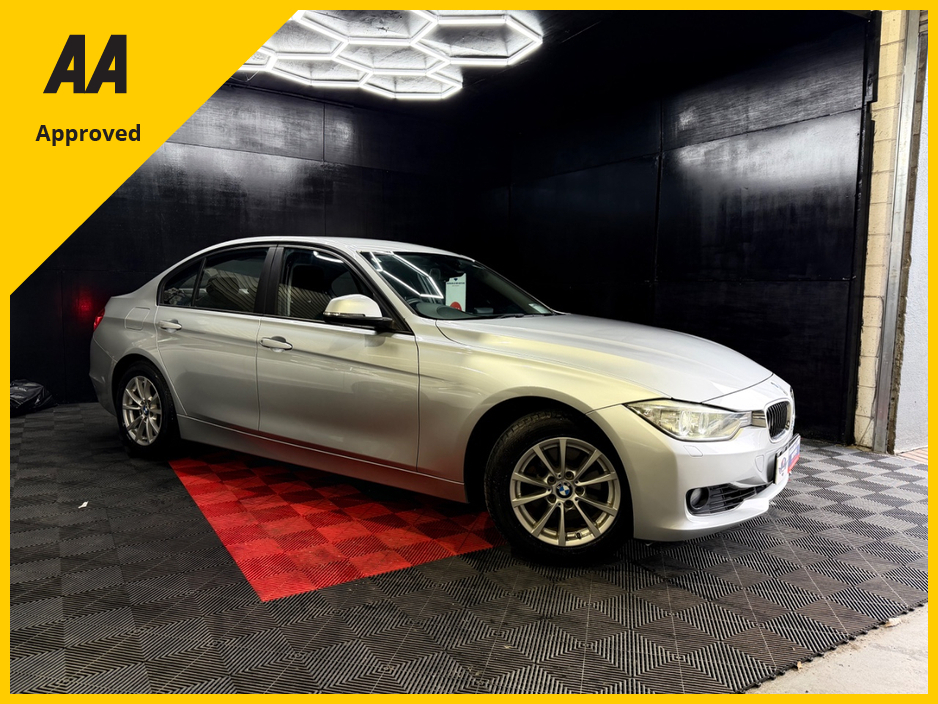 2015 BMW 3 Series - image 2