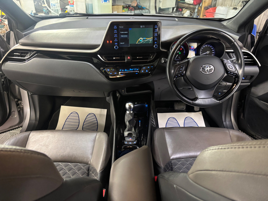 2022 Toyota C-HR - image 11