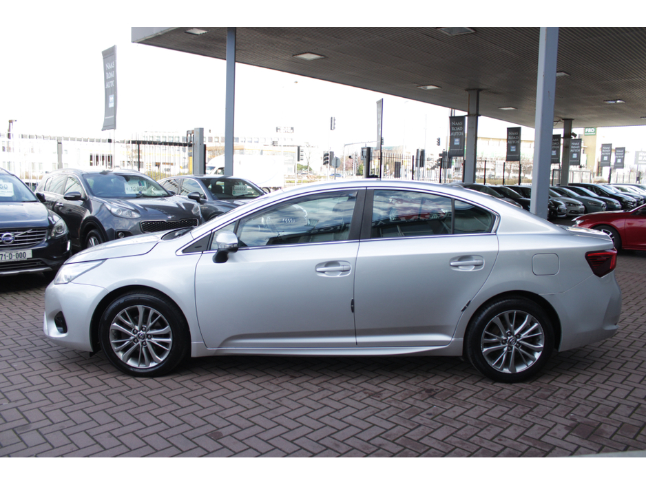 2015 Toyota Avensis - image 7