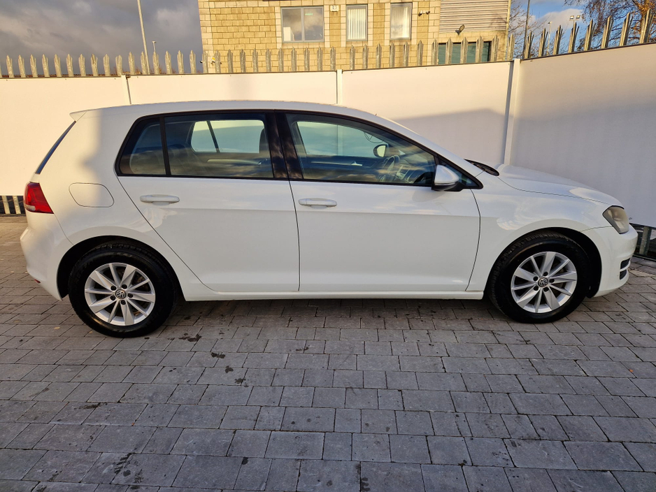 2014 Volkswagen Golf - image 6